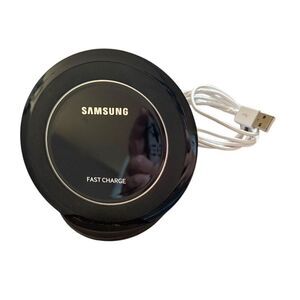 Samsung Qi Wireless Fast Charge Stand Black USB Cable